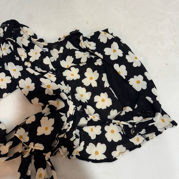 Reformation Caprice Wrap Top in Gemma Daisy - Picture 6 of 7